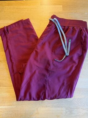 Fabletics ~ Scrub Pants ~ Burgundy ~ Women’s XXL